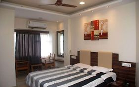 Hotel Bandra Residency Mumbai 2*